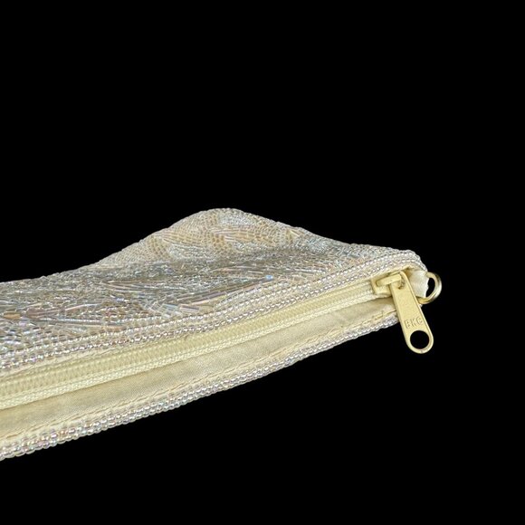La Regale Vtg Beaded Evening Clutch Purse Ivory Satin Lining Zipper Sequined 7oz - Picture 2 of 10